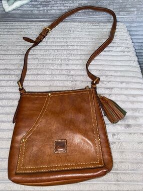 DOONEY & BOURKE FLORENTINE CROSSBODY TASSEL HANDBAG